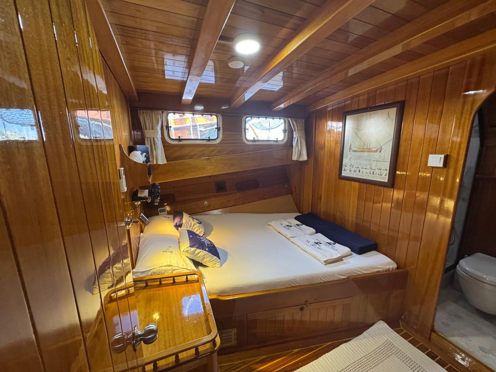 Yacht image 11