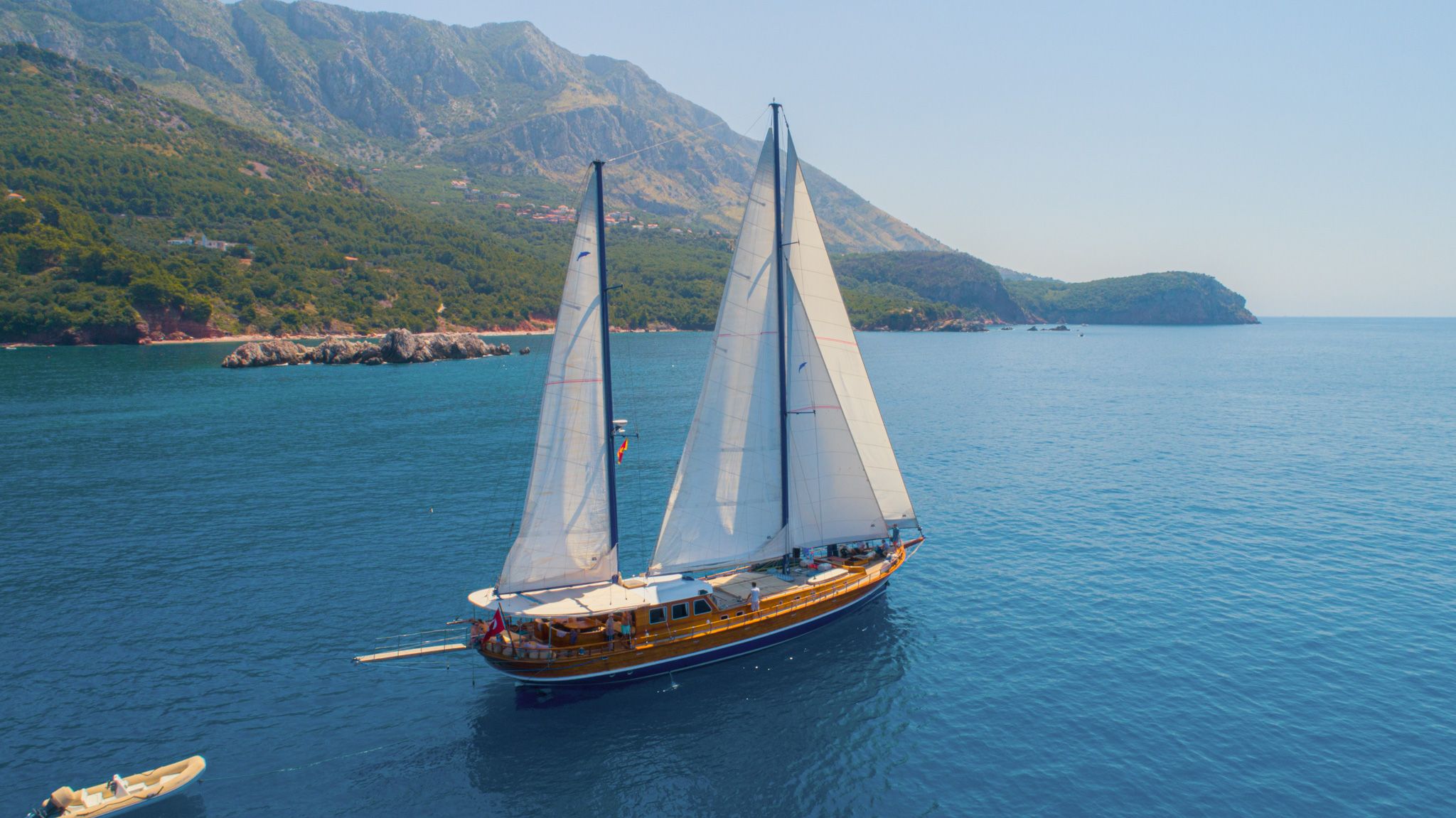 Yacht image 11