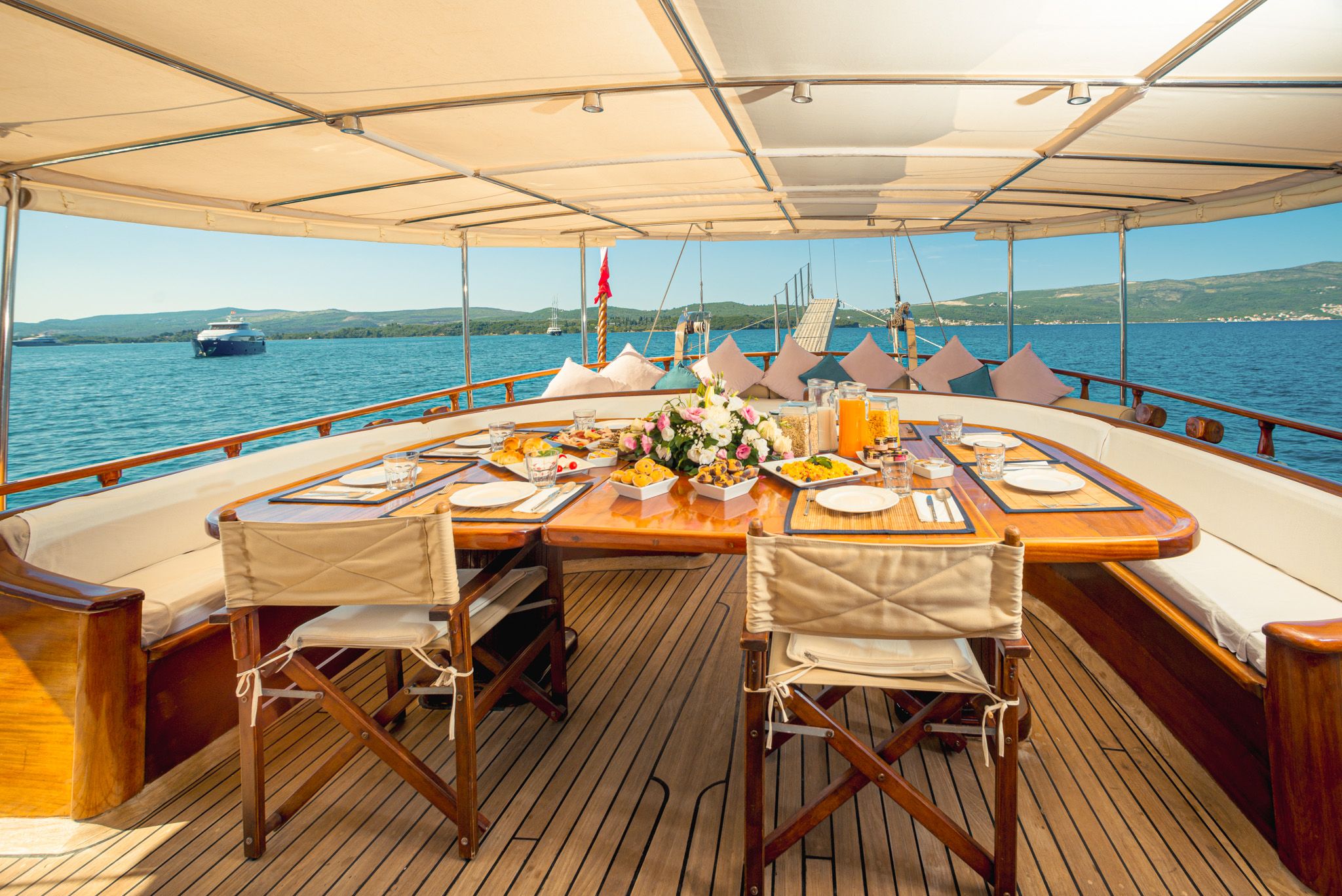 Yacht image 9