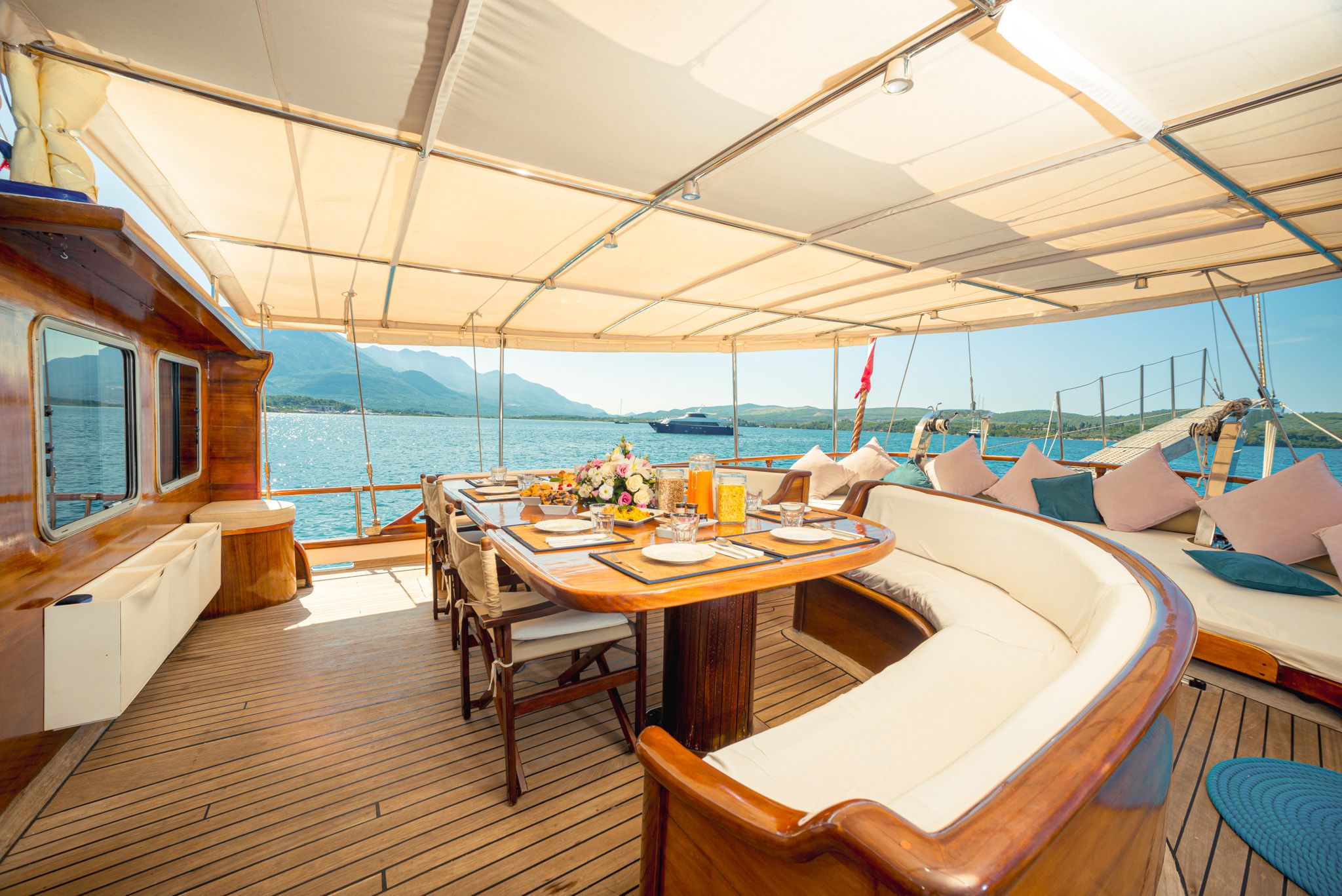 Yacht image 6
