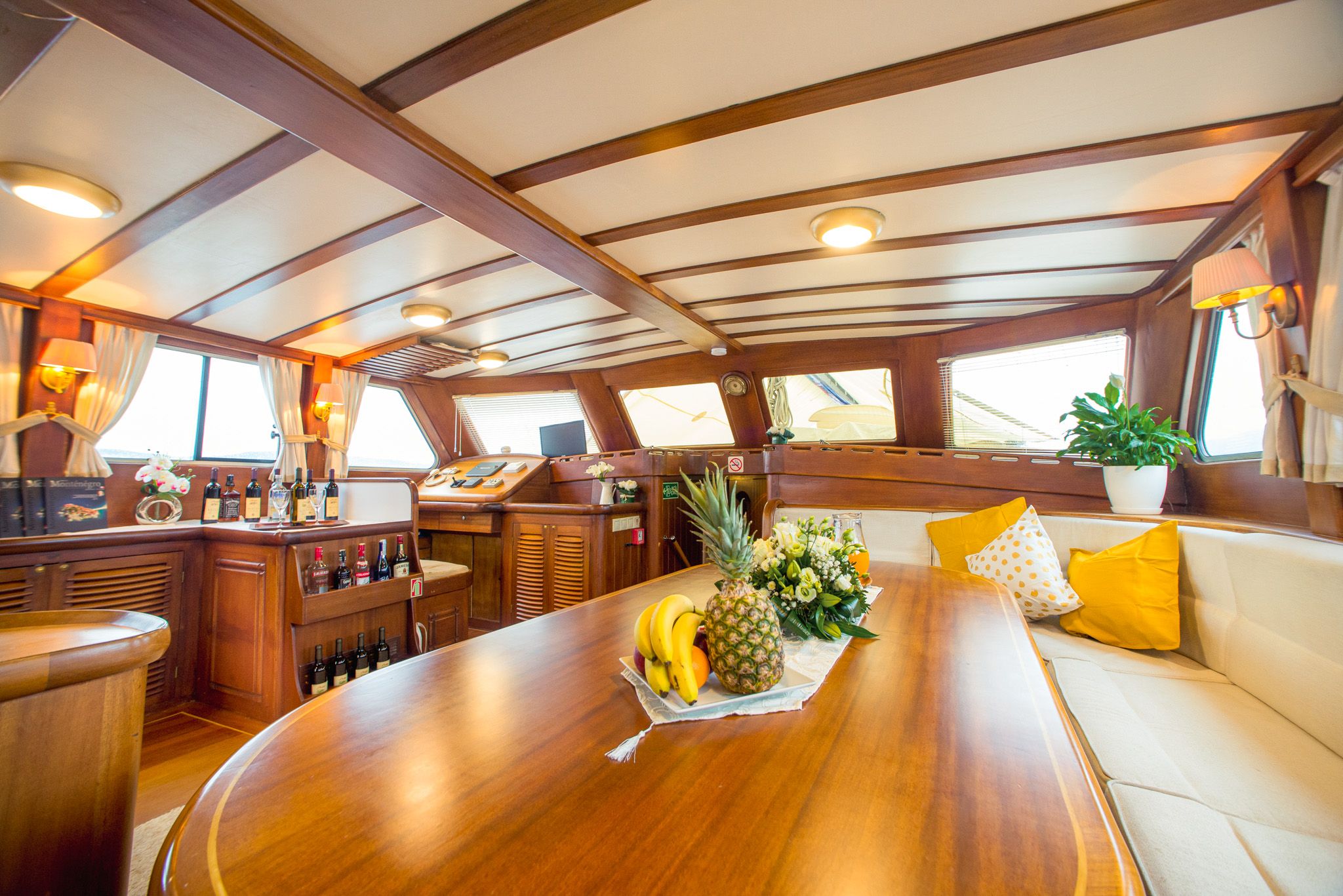 Yacht image 12