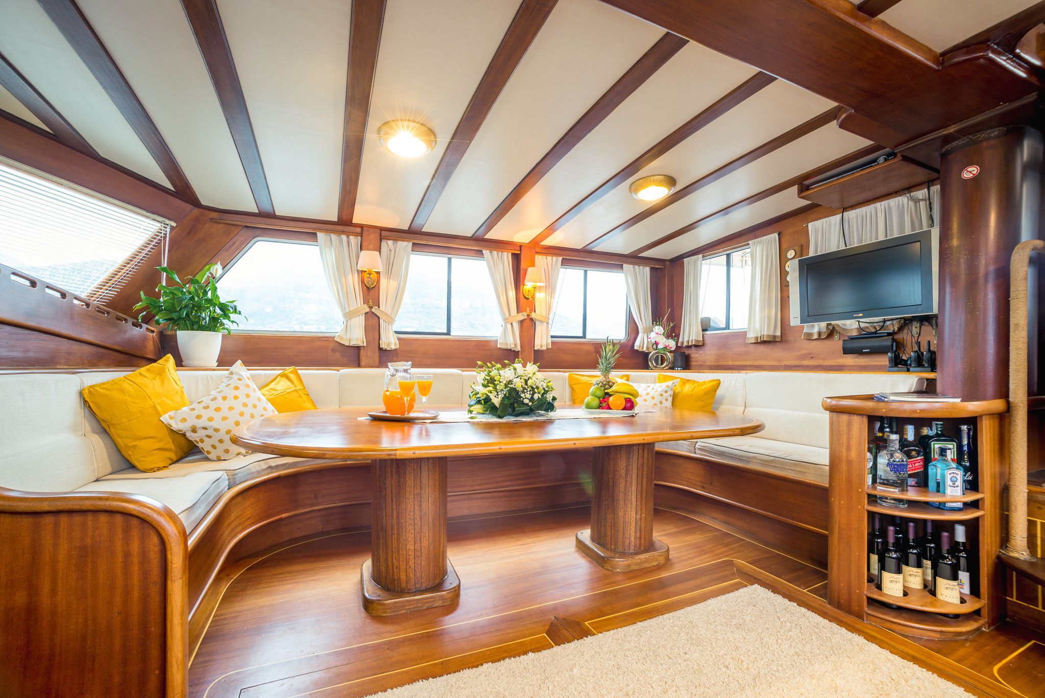 Yacht image 3