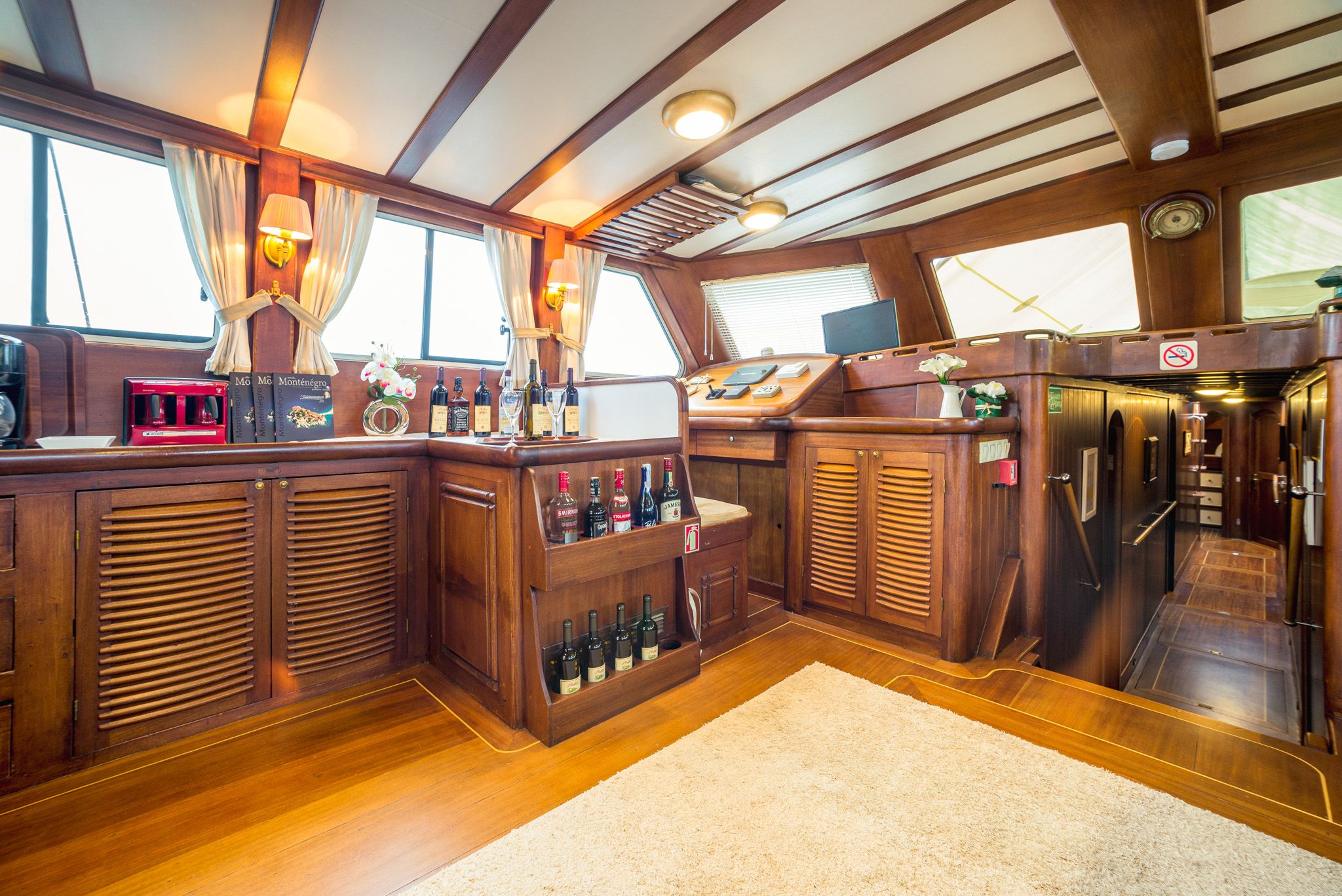 Yacht image 13
