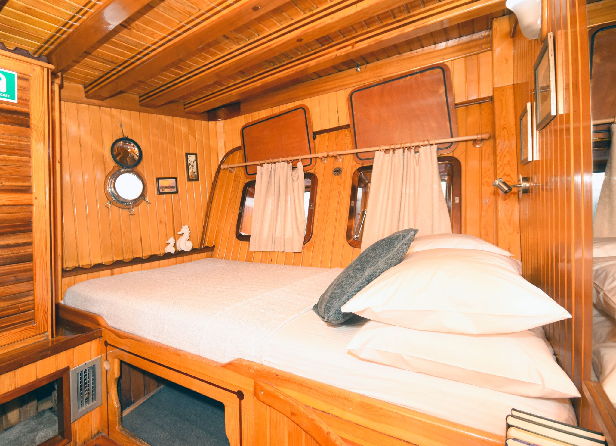 Yacht image 10