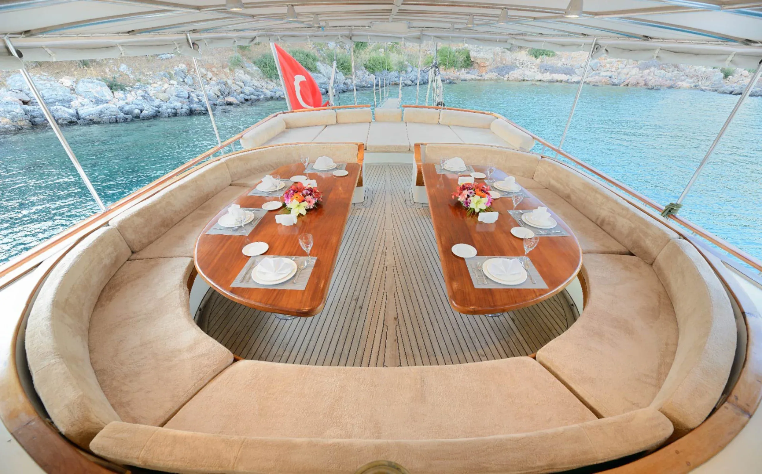 Yacht image 11