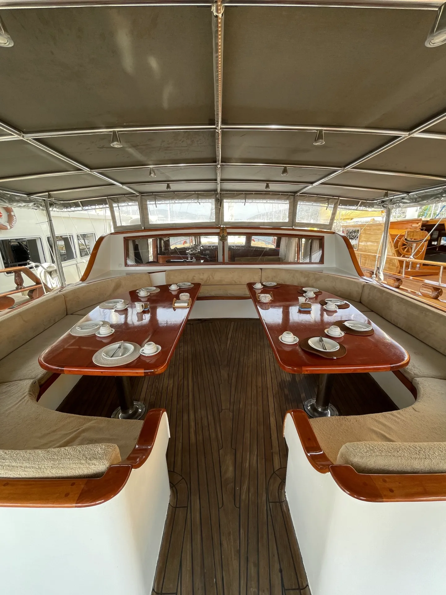 Yacht image 13