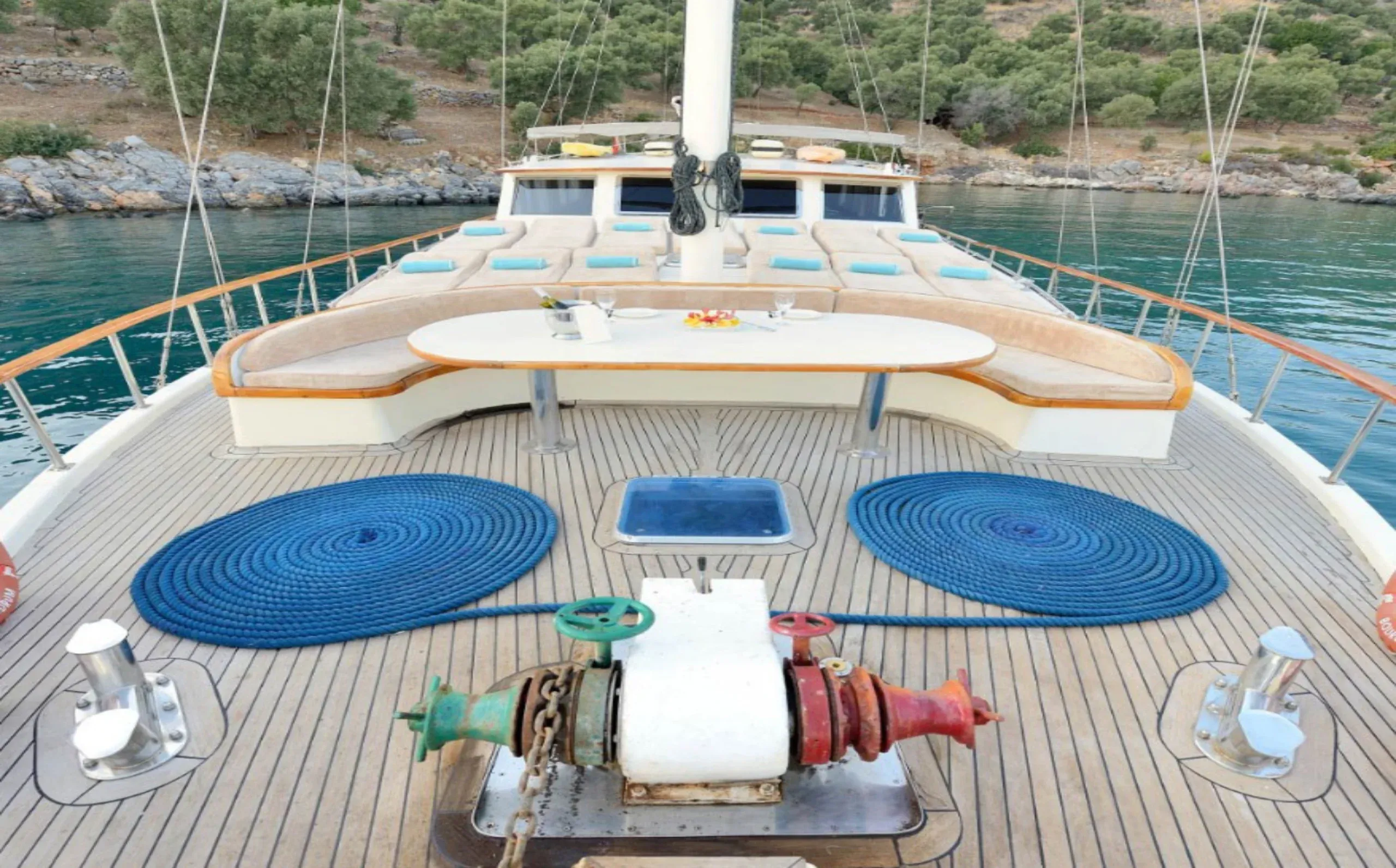 Yacht image 12
