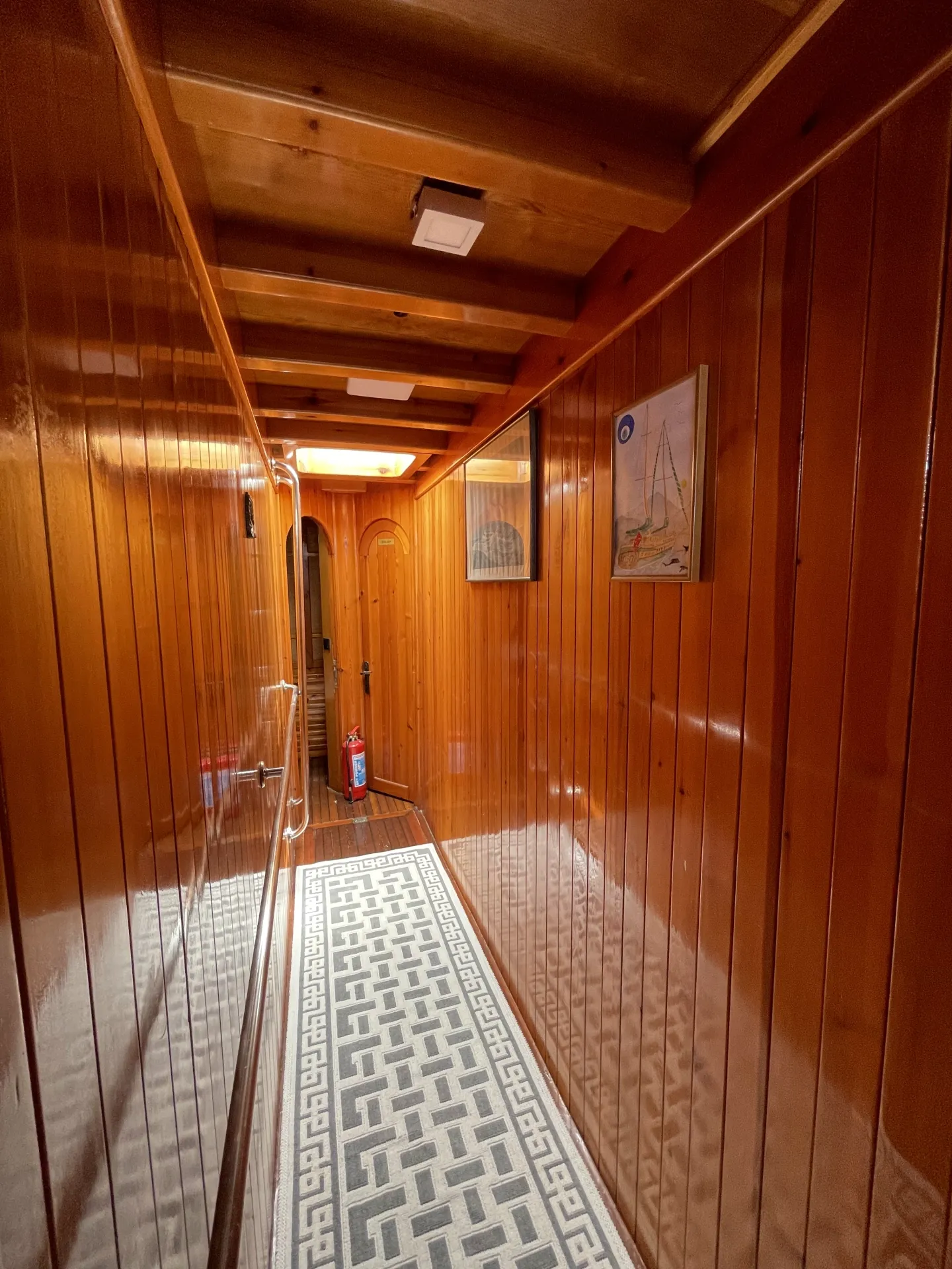 Yacht image 4