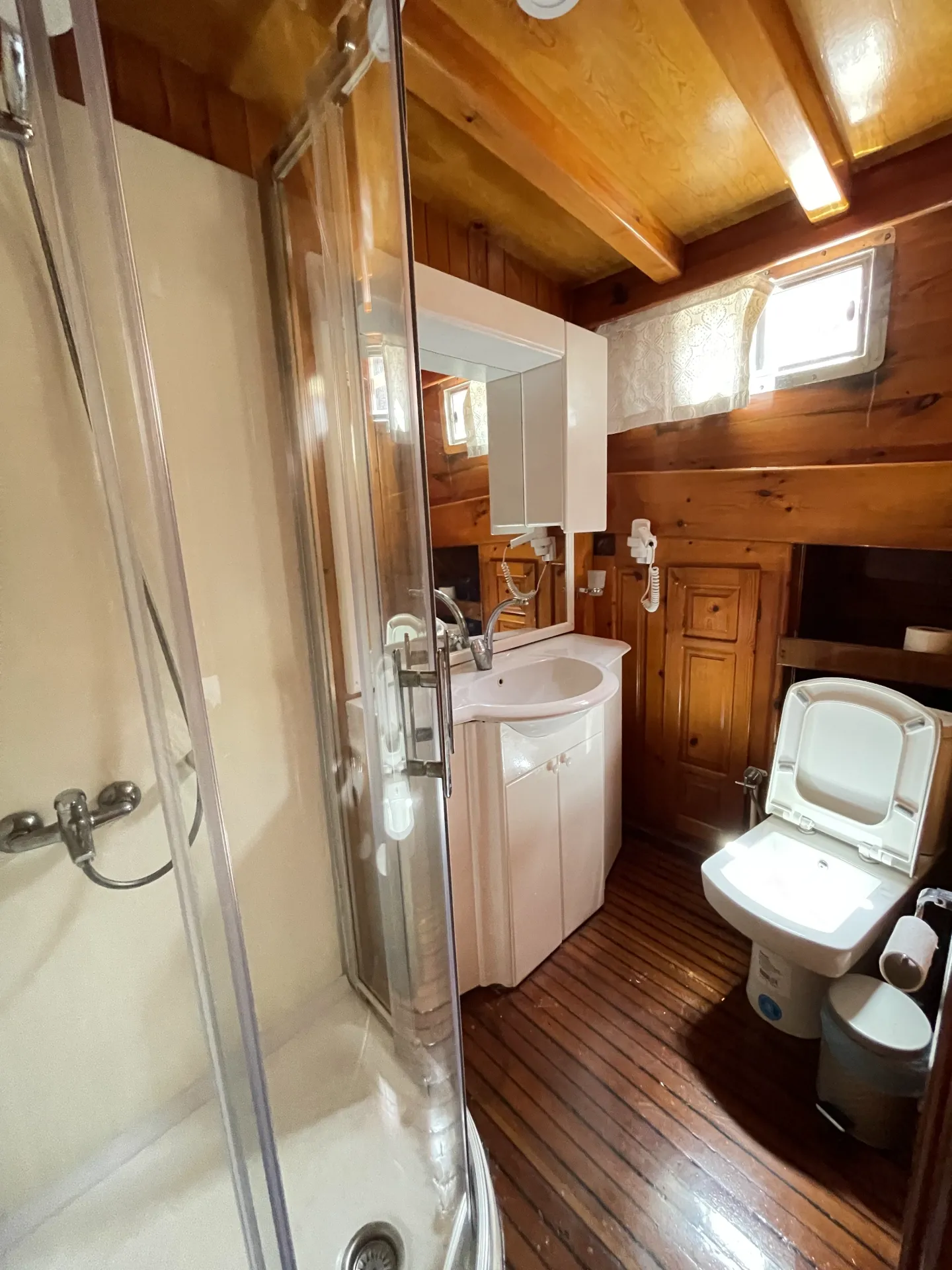 Yacht image 7
