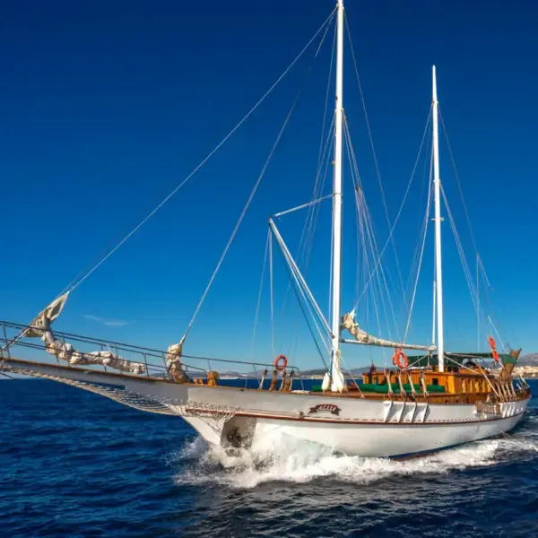 Yacht image 11