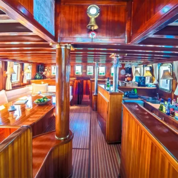 Yacht image 8