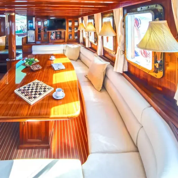 Yacht image 10