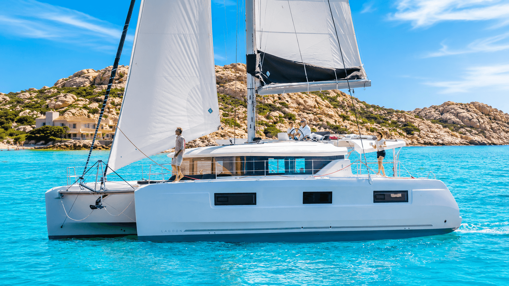 Noleggio catamarano in Sardegna