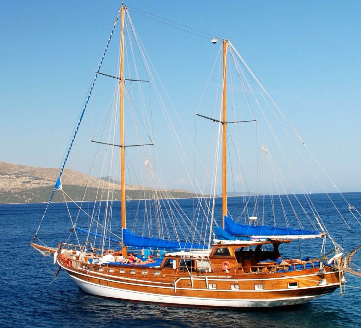 Yacht image 8